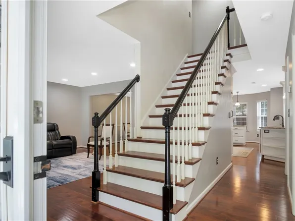 349 Rivers Ridge Cir, Newport News, VA 23608