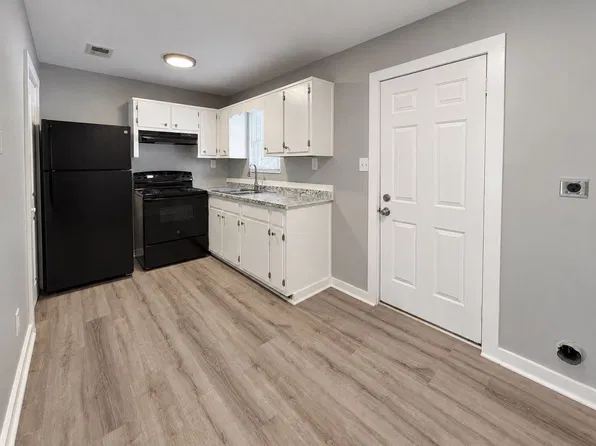 Renovated 2 bed 1.5 Bath Townhomes Available, 902 Bolton Rd SW, Atlanta, GA 30331