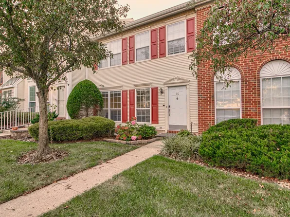 75 Columbus Dr, Franklin Park, NJ 08823