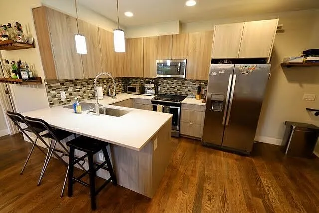 1823 Irving St #100 — Photo 4