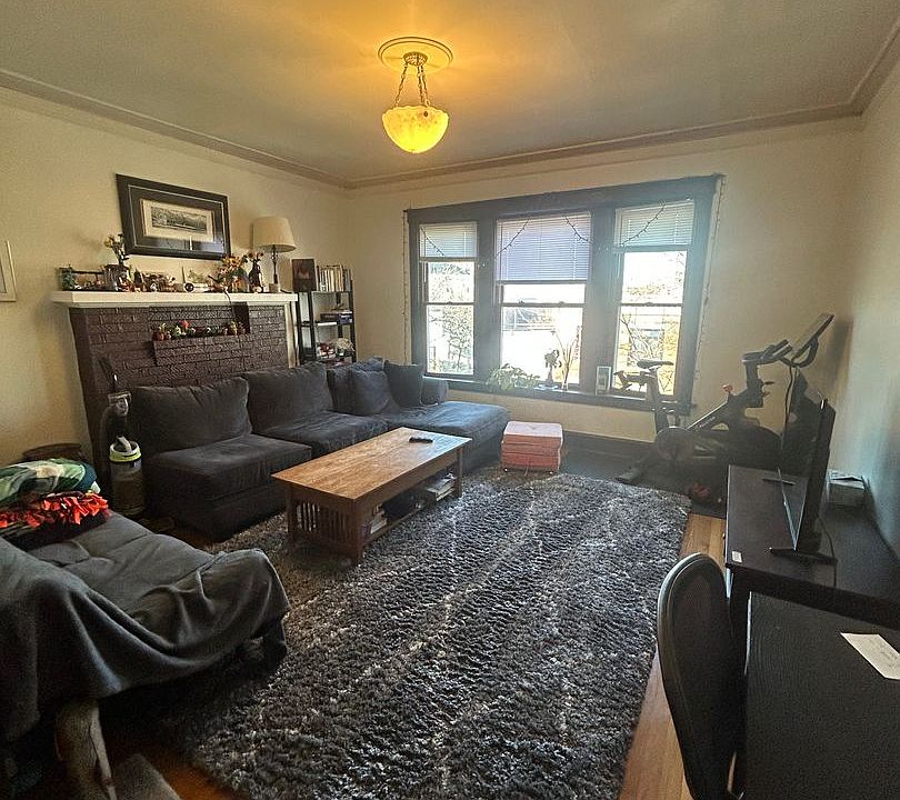 1st image of 1931 W Larchmont Ave #3