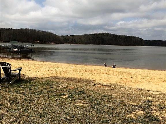 3rd image of 113 N Hogan Dr