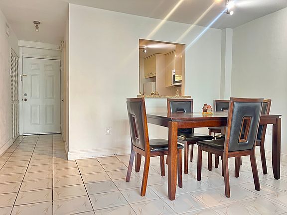 4th image of 3551 NE 169th St APT 112