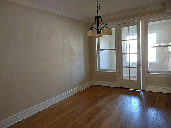 3rd image of 4537 N Albany Ave APT 1