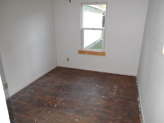 5th image of 209 Atwood Ave