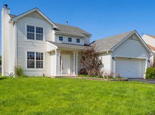 629 Charolotte Ln, Oswego, IL 60543