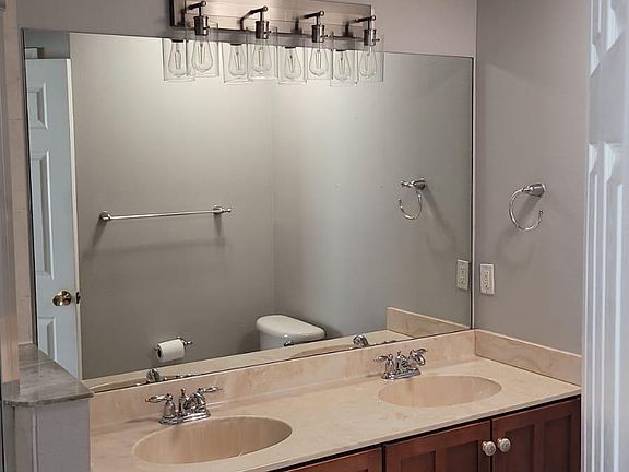 5th image of 8505 Trail Wind Dr