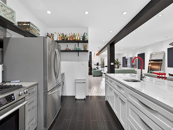 4th image of 2033 Hering Avenue