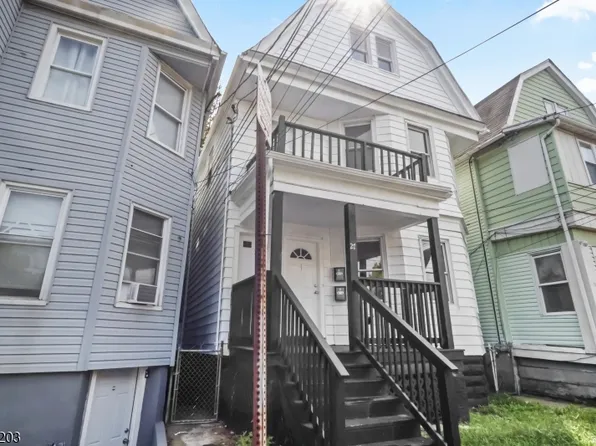 27 Triton Ter, Newark City, NJ 07104