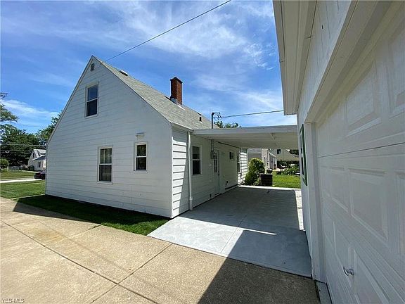 3rd image of 29050 W Willowick Dr