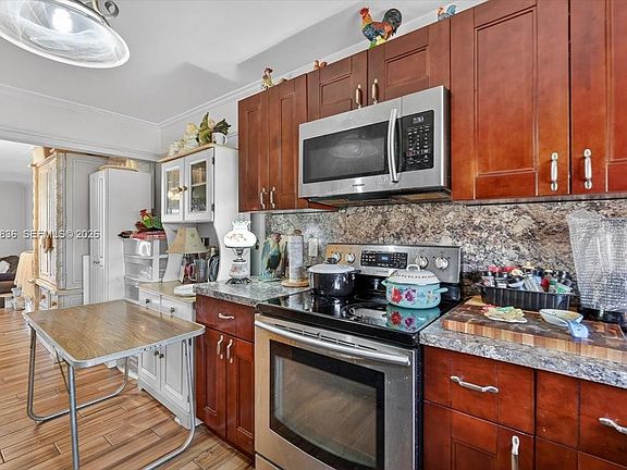 5th image of 9125 Limetree Ln #168