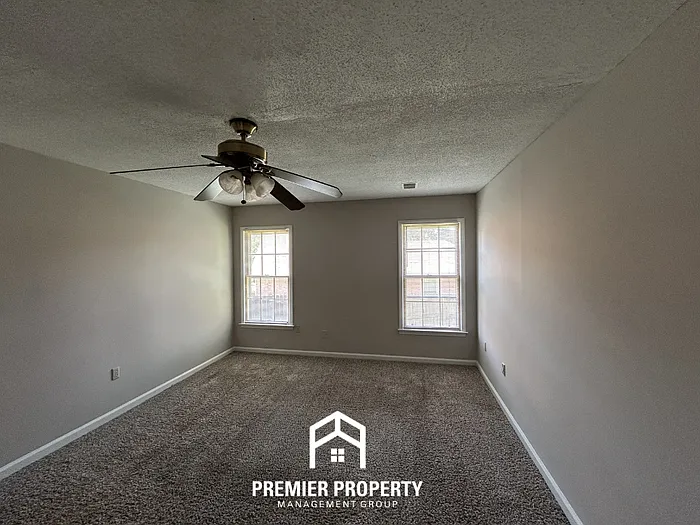 4985 Barrington Cv — Photo 10