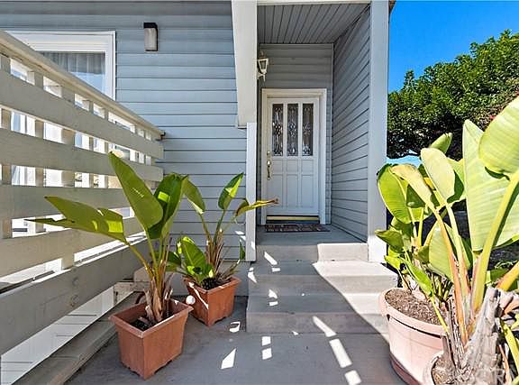 4th image of 24621 Harbor View Dr Unit D