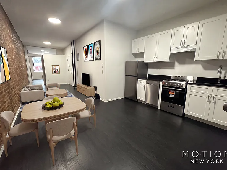 637 E 6th St #1 — Photo 2