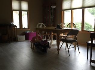 27877 Sunnyhill Pl, Hollandale, MN 56045