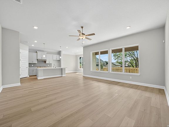 5th image of 254 Allen Ave.
