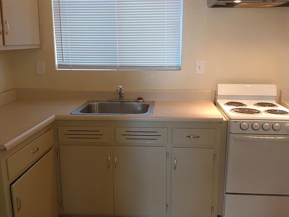 3rd image of 26665 Ward St APT 8