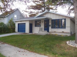 3204 School St, Two Rivers, WI 54241