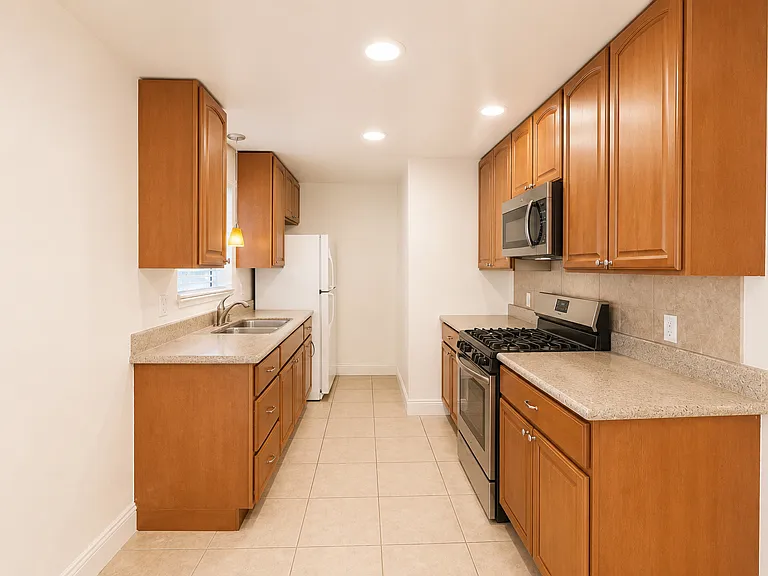 1594 Morgan Ln #A — Photo 14