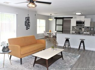 9204 Centro Bonito, San Antonio, TX 78245