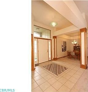 Visit our website at www.ColumbusRealtyTeam.com