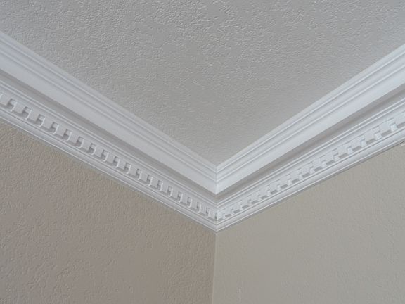 Beautiful 7" Crown Molding.