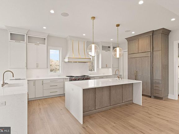 3rd image of 1712 Dalewood Pl