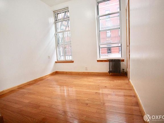 3rd image of 129 Eldridge St APT 2