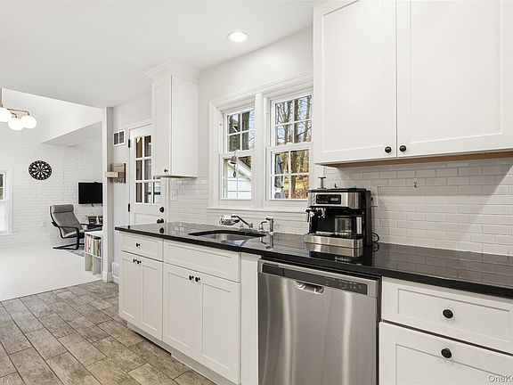 3rd image of 3 Mark Mead Road