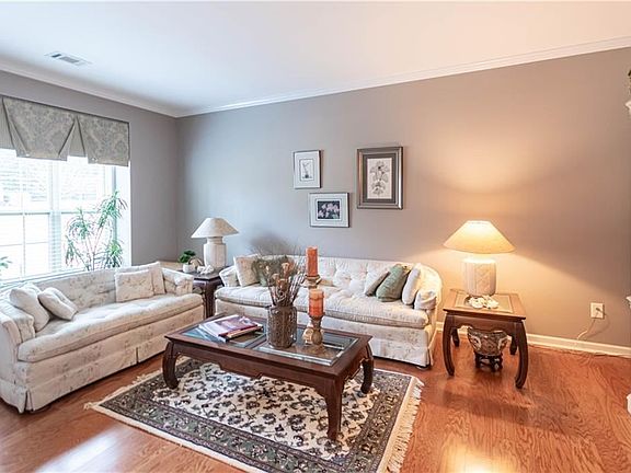 5th image of 107 Waltzing Vine Ln