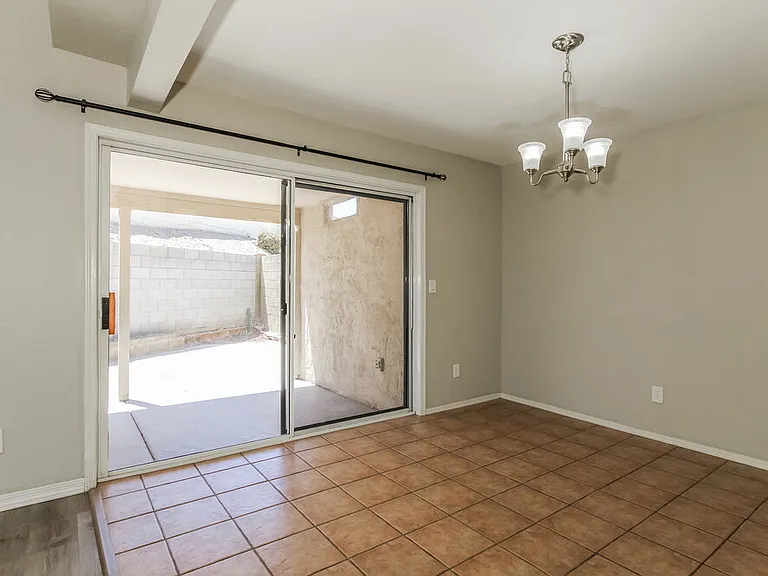 2345 E Gelding Dr — Photo 6