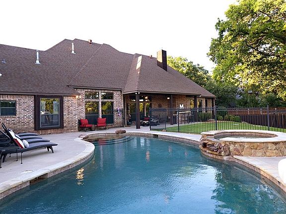 5th image of 204 Woodland Dr