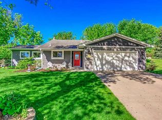 4915 Quaker Ln N, Plymouth, MN 55442
