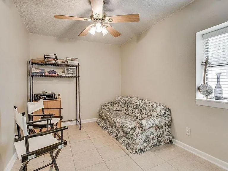 404 Franklin Blvd #B — Photo 15