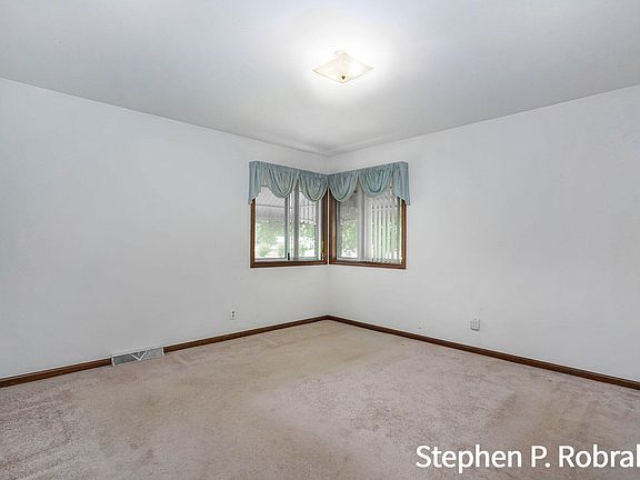 5th image of 5679 Leisure South Dr SE