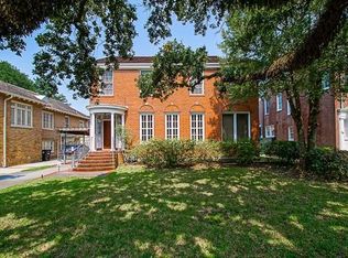 32 Versailles Blvd, New Orleans, LA 70125
