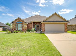 517 Hummingbird Trl, Crowley, TX 76036