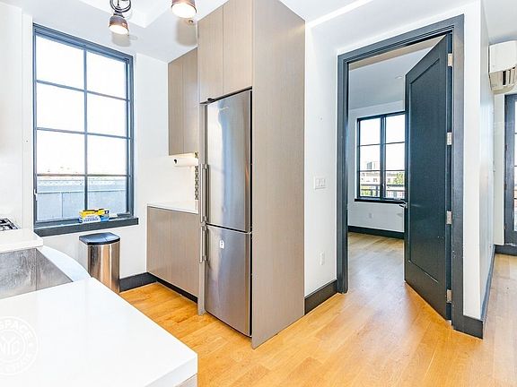4th image of 82 Jefferson St #7C
