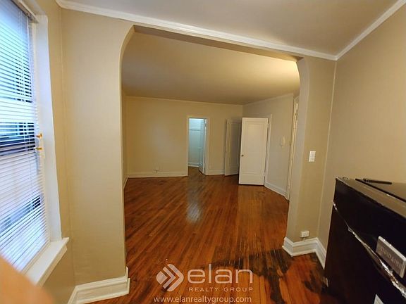 3rd image of 5037 W Montrose Ave APT 208