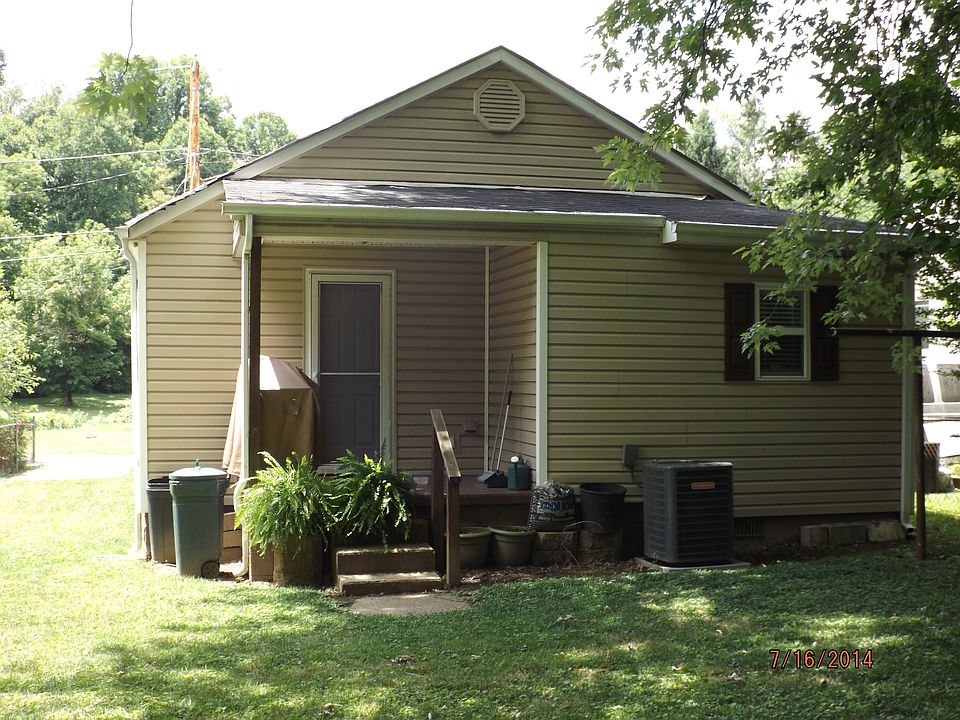 2nd image of 1408 Perry Dr