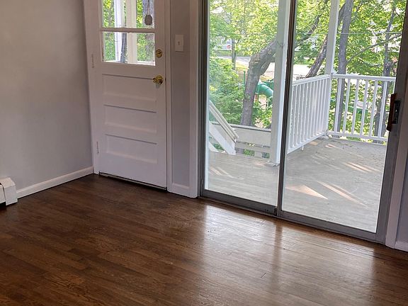 3rd image of 27 Fairview Dr APT 4