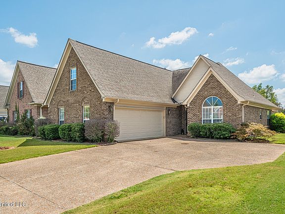 2nd image of 2945 Glennbury Ln