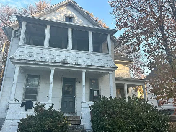 27 Clarkson St, Ansonia, CT 06401