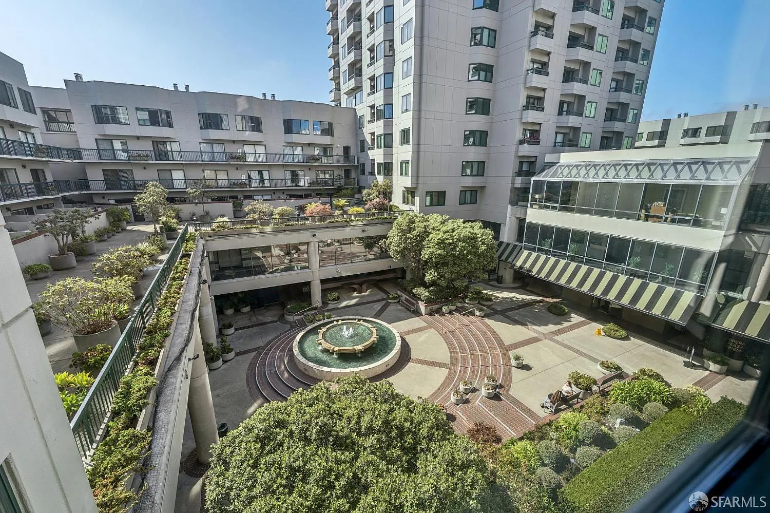 2 bed, 2.0 bath, 881 sqft, $4,995 — Photo 1