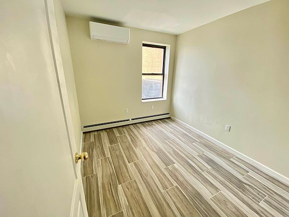 5th image of 5418 5th Ave #2