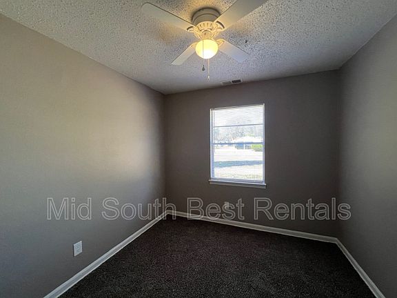 4th image of 479 Lillian Dr