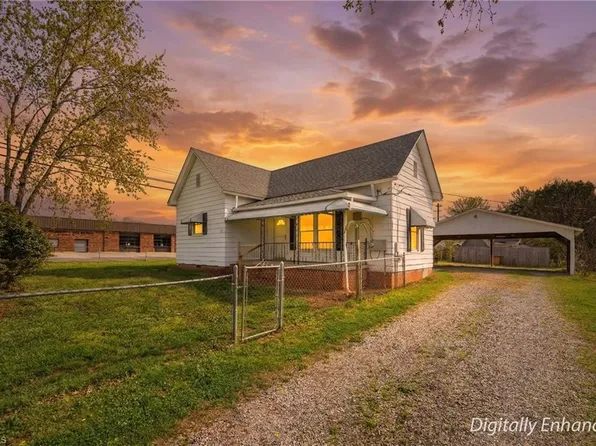 105 Watt St, Cooleemee, NC 27014