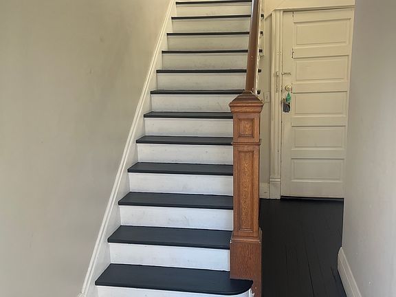 2nd image of 3929 Lovell Ave #2