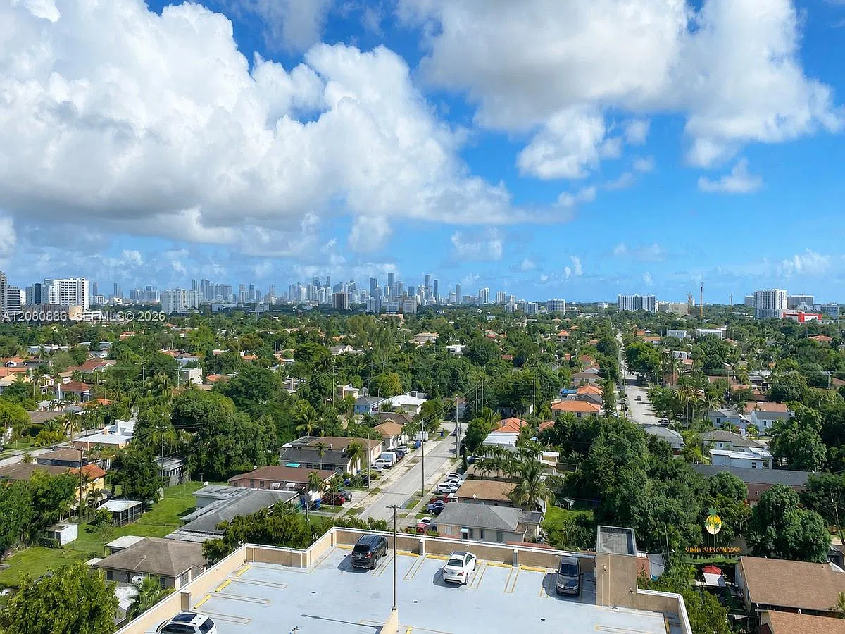 1 bed, 1.0 bath, $2,350 — Photo 4