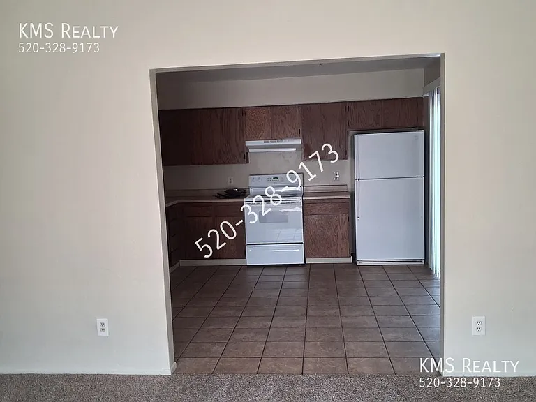 13501 N Lon Adams Rd #1 — Photo 4